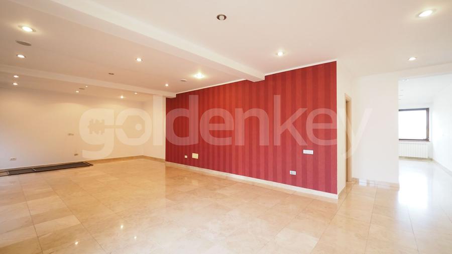 Penthouse generos cu 6 camere, 4 bai | 204mp terasa | 2 garaje