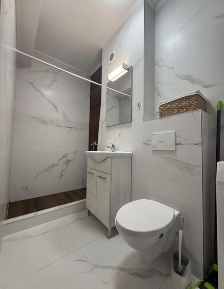 STUDIO PIPERA - PARCARE INCLUSA, CENTRALA PROPRIE, BUCATARIE INCHISA