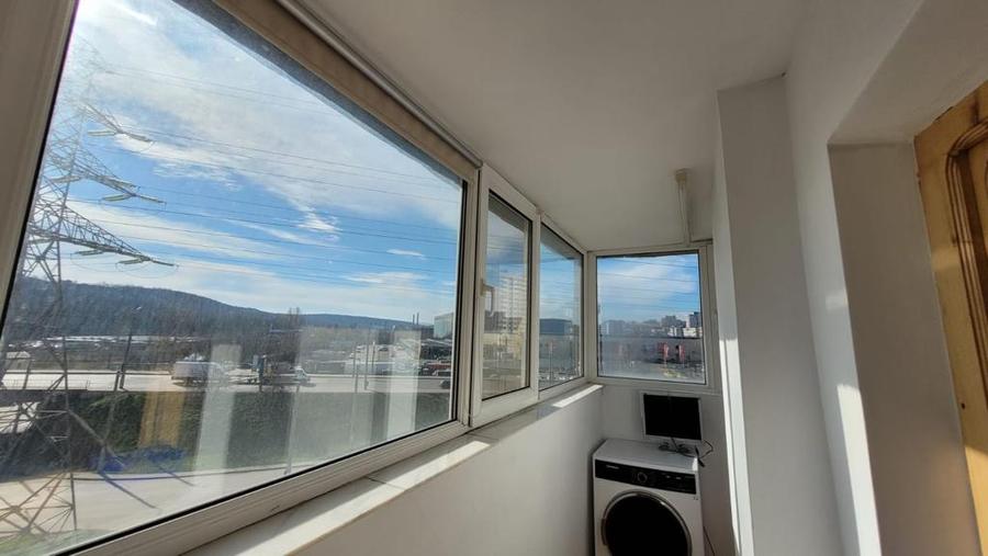 De vânzare apartament 4 camere, vizavi de Selgros, lângă piața CUG.