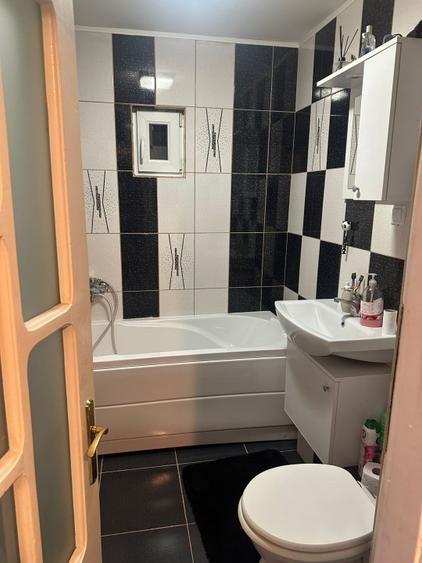 Apartament 3 camere, decomandat, 76 mp, zona 1 Mai