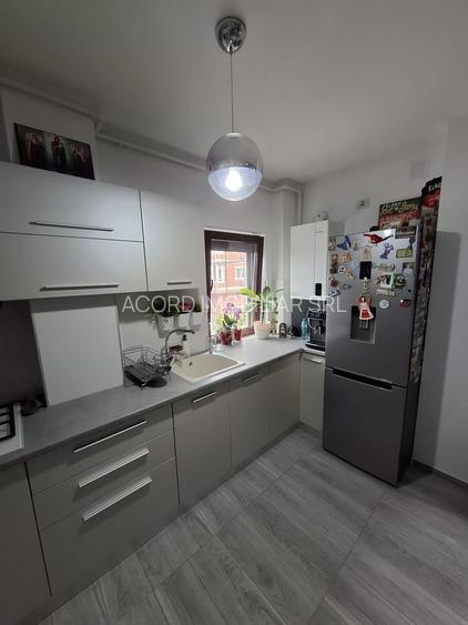 Apartament cu trei camere și loc de parcare în bloc nou din cartierul Km4 - 5