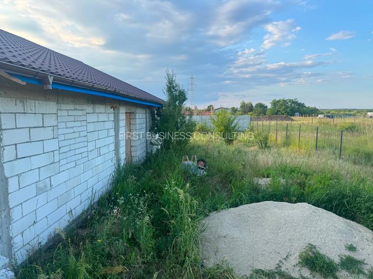 Casa Peris  zona Cocioc  (Nefinalizata) , langa terenul de Golf Bucharest - 11