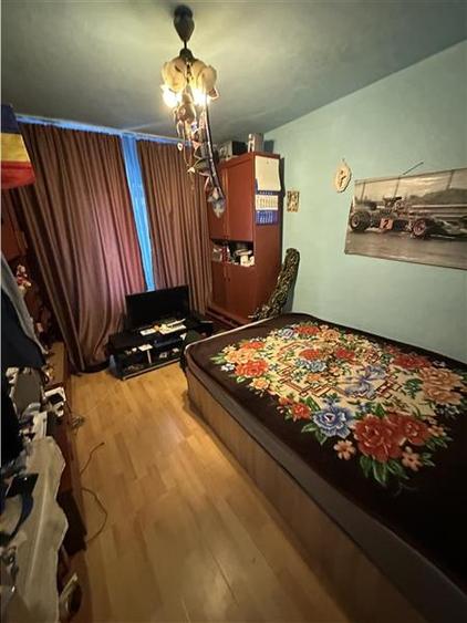 Decomandat cu 2 bai si 2 balcoane la etajul 1 bloc izolat