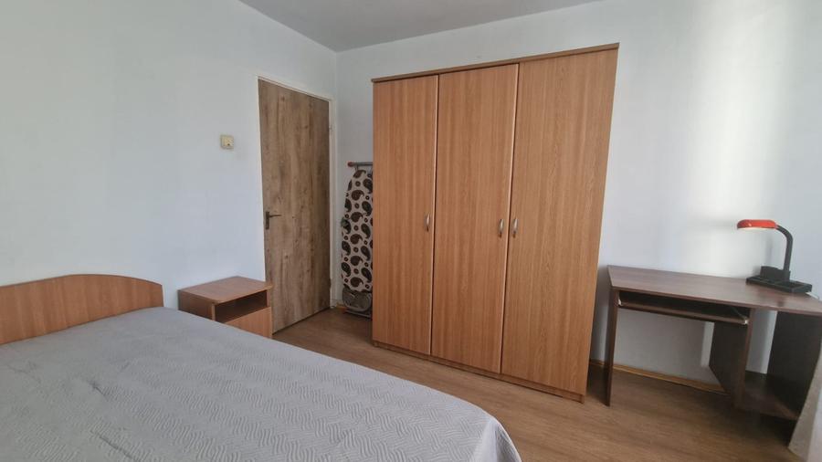 De închiriat 3 cam decomandat zona Mărgeanului mobilat/utilat
