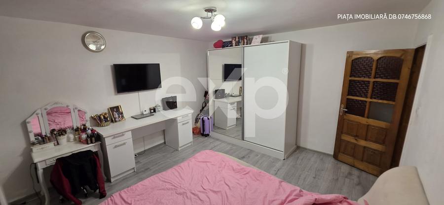 Apartament 2 Camere Decomandat – Micro 4, Târgoviște – foarte spațios