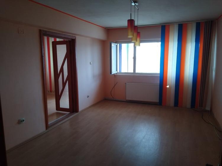 Apartament trei camere , Buzau , Zona Retail Park