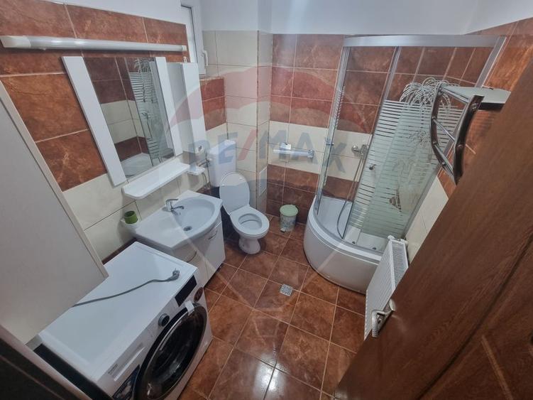 Casa individuala de inchiriat | 5 camere | Cristian