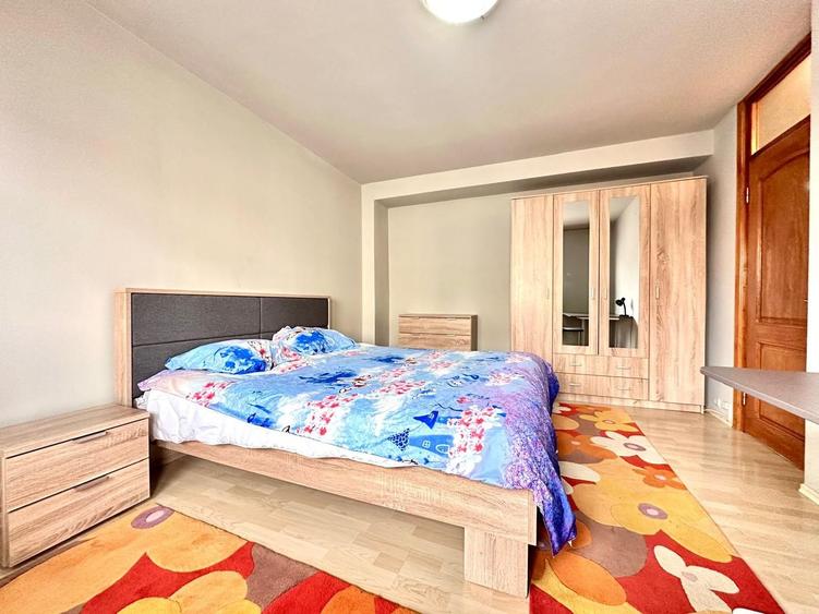 Apartament spatios 4 camere + parcare, pretabil ptr ERASMUS