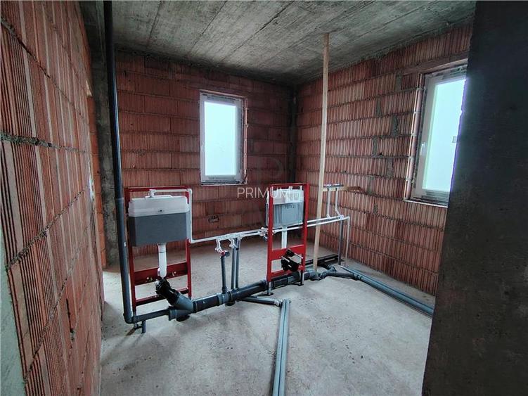 DUPLEX SPATIOS - ASFALT - POSIBILITATE CARPORT - 12