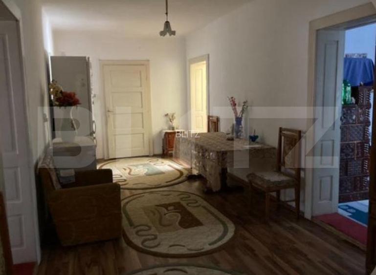 Casa de vanzare, cu 6 camere, 218,44 mp, zona Tasnad - 3