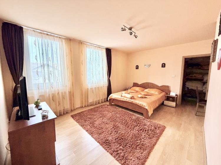 Casa spatioasa - 5 camere - curte generoasa - pozitie excelenta