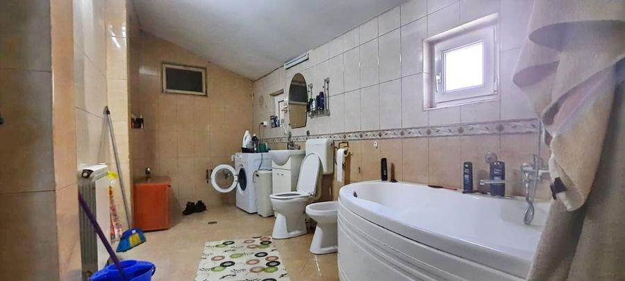 Spatiu comercial si casa Rasnov
