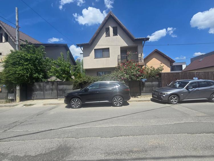 Vilă Individuală 5 Camere Strada Cireșului, Fundeni Dobroești
