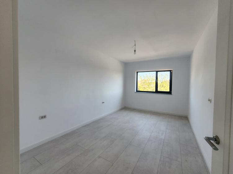 CASA PREMIUM 4 CAMERE, 2 BAI, 115 MP UTILI, 400 MP TEREN, MIROSLAVA