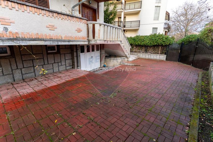 Casă / Vilă cu 6 camere de închiriat în zona Centru Vechi - 27