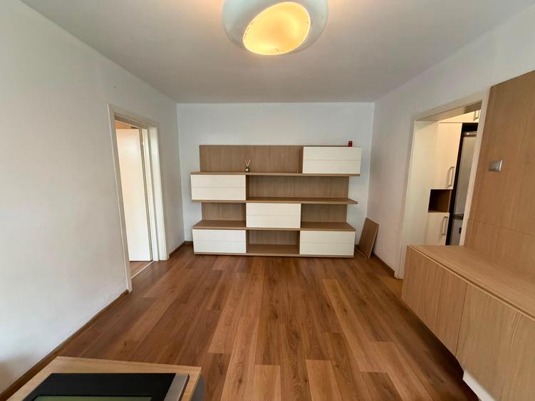 Titan 3 Camere 70 Mp Bloc Caramida Reabilitat Instalatii Schimbate 12 Min Metrou