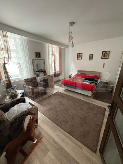 Casa cu două apartamente și garaj în zona 0 a Bistriței - 240mp utili 734mpTEREN