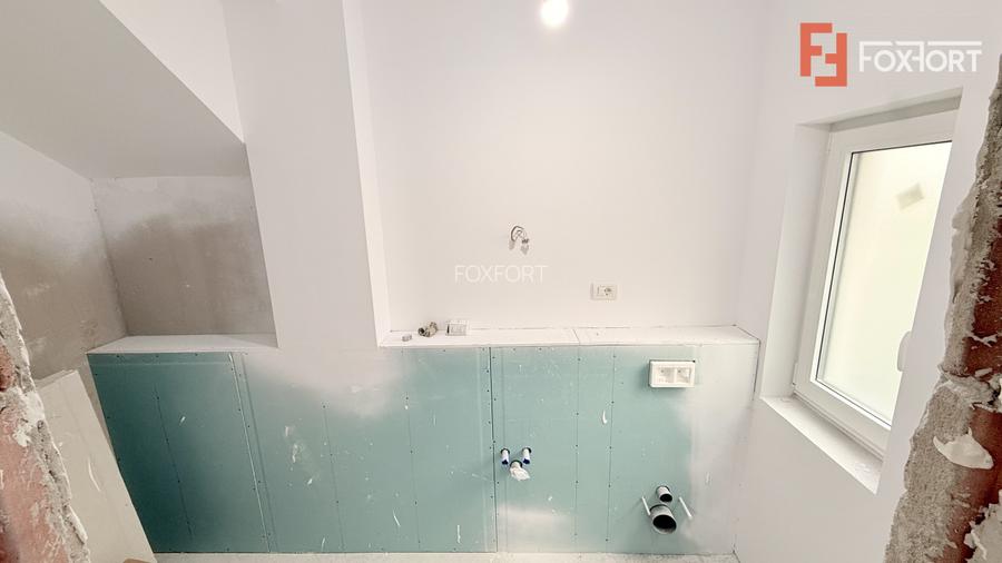 Duplex despartit, de vanzare 4 camere - curent trifazic - Mosnita Veche - 21