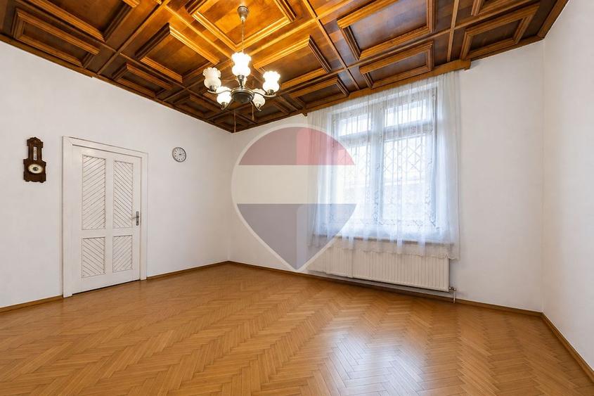 Resedinta istorica de inchiriat | 9 camere | Zona Istorica Brasov