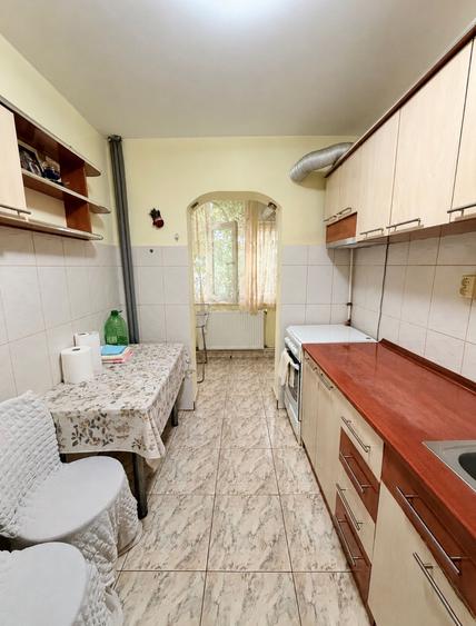 Apartament 2 camere decomandat, et. 3 - Ale. Zorilor