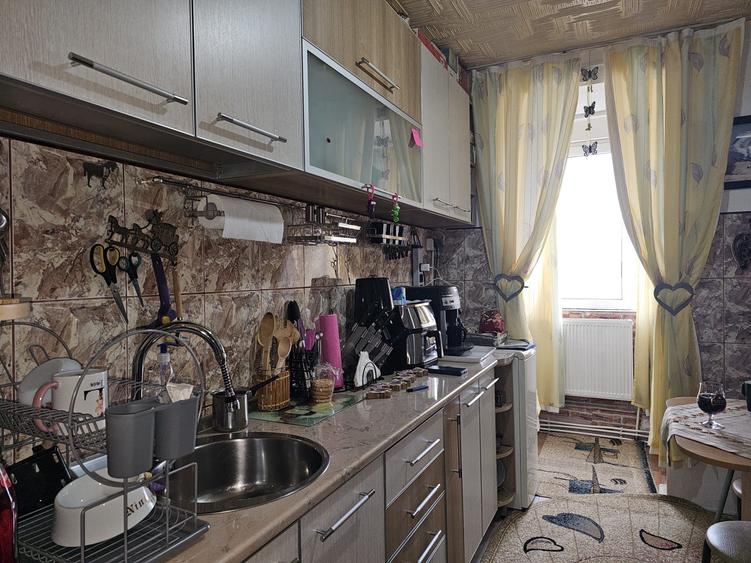 Apartament 2 camere-decomandat-zona Iuliu Maniu