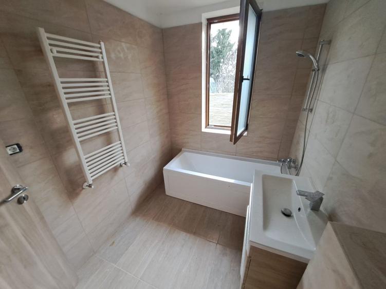 Casa individuala, Parta(inainte de pod, zona Munteni), la 12km de Timisoara