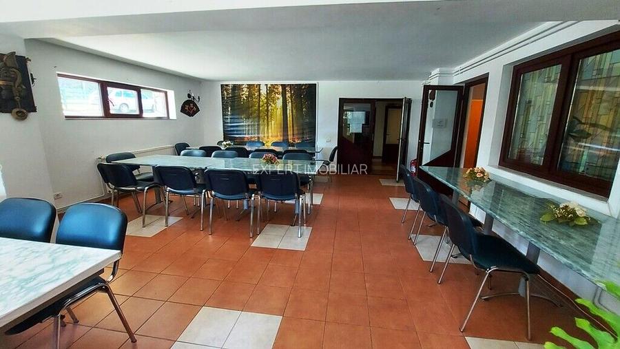 Vanzare pensiune in statiunea  Predeal-Cioplea 15 camere - 10