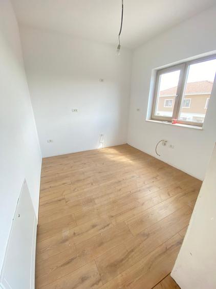 Apartament 3 camere etaj intermediar