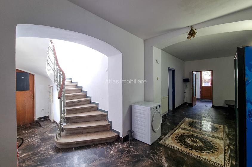 Pensiune Predeal, 11 camere, fost casino, fundație pe stâncă / Plata în rate - 16