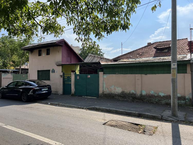 Teren Piata Presei - Poligrafiei - Damaroaia