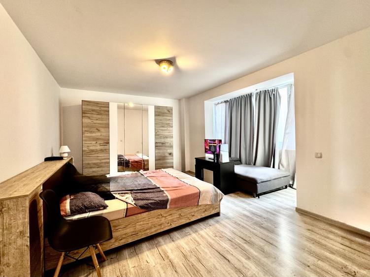 Apartament 4 camere, spațios, in zona Centralǎ- Piața Mǎrǎști