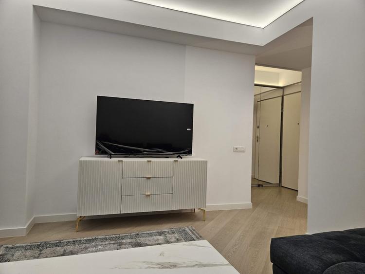 NOU / SUPERB /  MOBILAT SI UTILAT