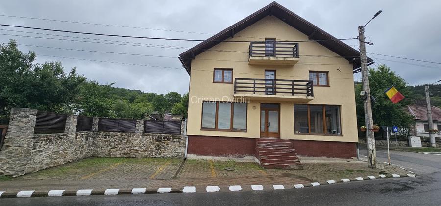 Închiriez spațiu comercial / medical – 120 mp – Abrud, Str. Detunata – 500 €/lun - 3