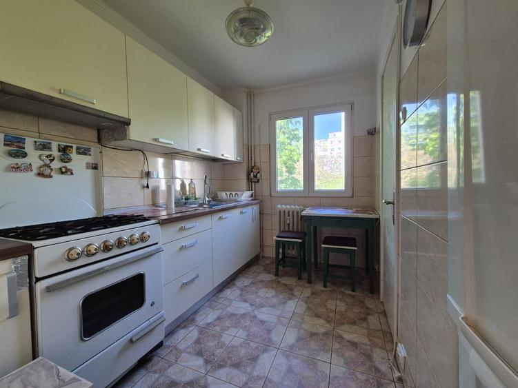 Apartament 3 camere I etaj 3/4 I 70mp I bloc 1965 I Berceni