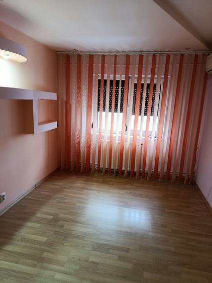 Apartament 3 camere, zona Buzaului, suprafata 66mp.
