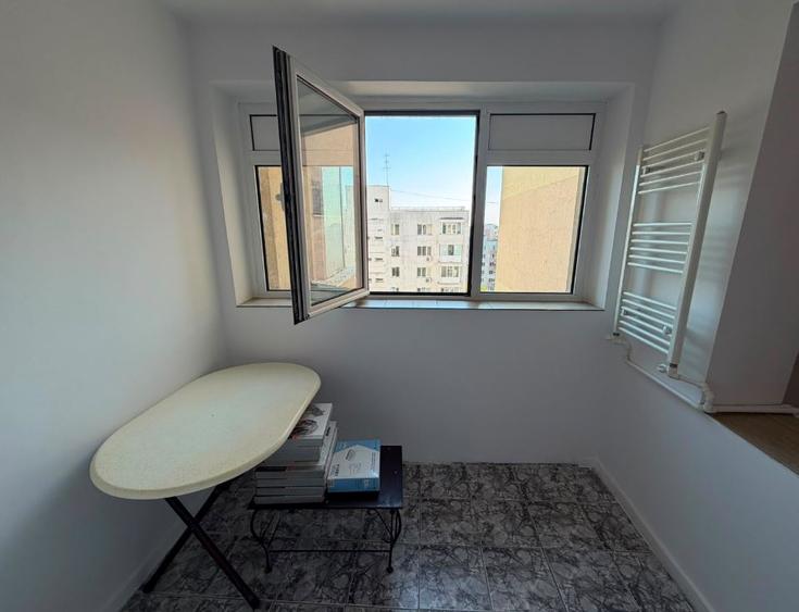 Titan, Metrou,bl.1980,reabilitat,et.10/10,renovata,geam la baie, balcon inchis.
