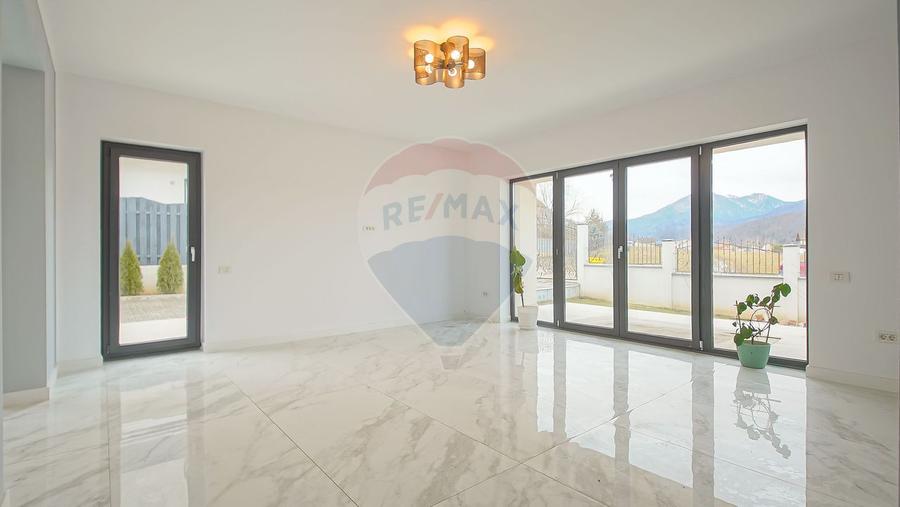 Casă modernă Bunloc, vedere Bucegi, 186 mp, comision 0