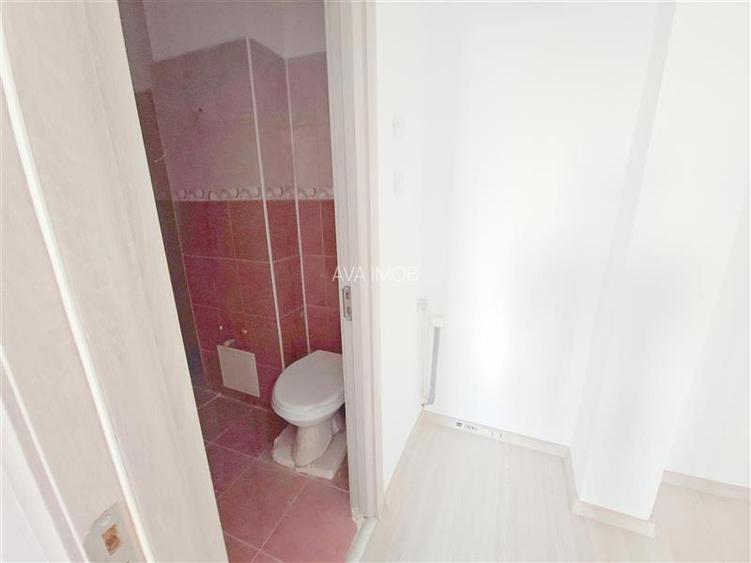 Apartament 3 decomandate, etaj 1, renovat, zona Ura