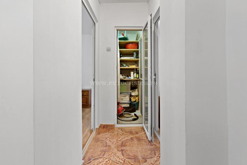 Apartament cu 3 camere de vânzare în Mangalia – Strada Portului