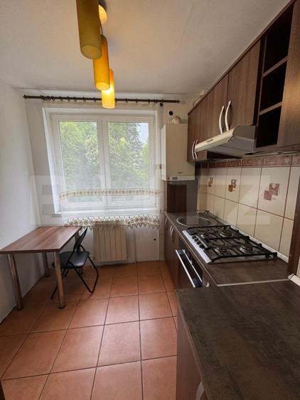 Apartament 2 camere, 46 mp, semidecomandat, zona Ultracentral