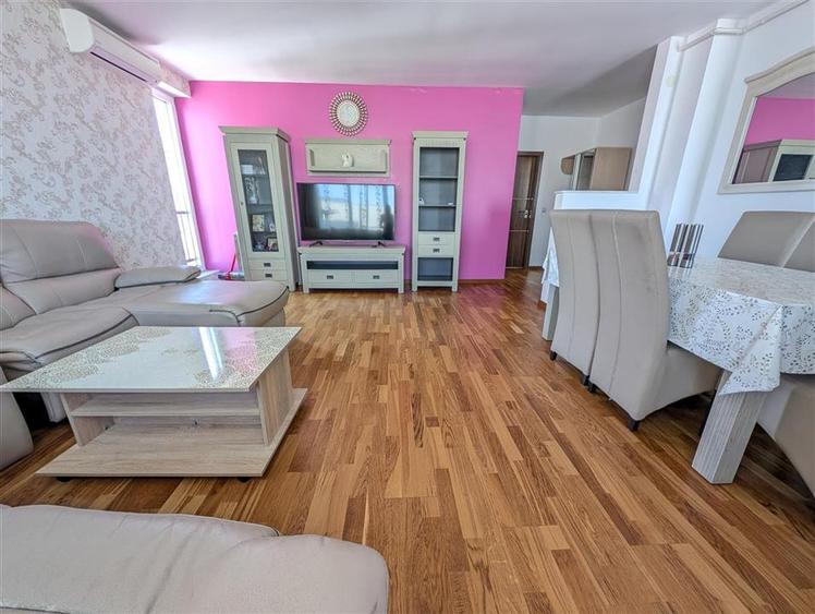 Apartament 3 camere + Terasa, Garaj