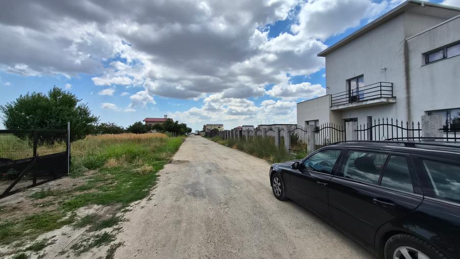 Strada Craitei - teren 501 mp (deschidere 18.2 ml )