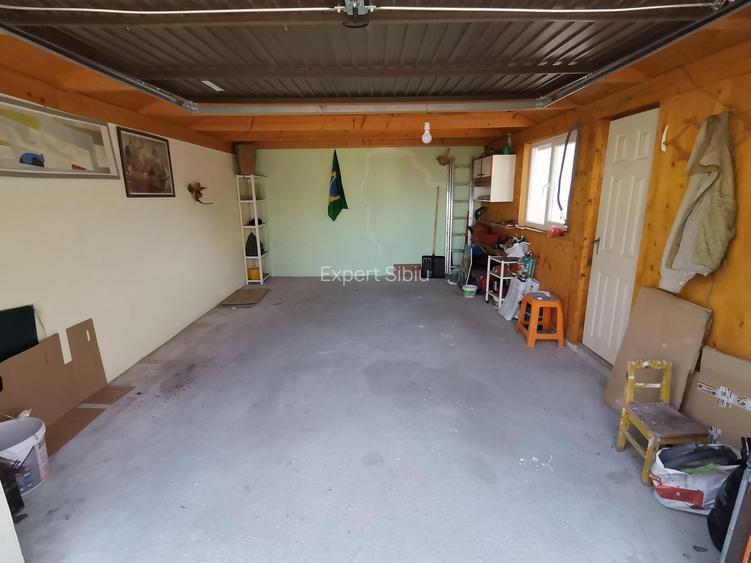 INCHIRIEZ casa 5 camere decomandate ,cu garaj,zona Calea Cisnadiei