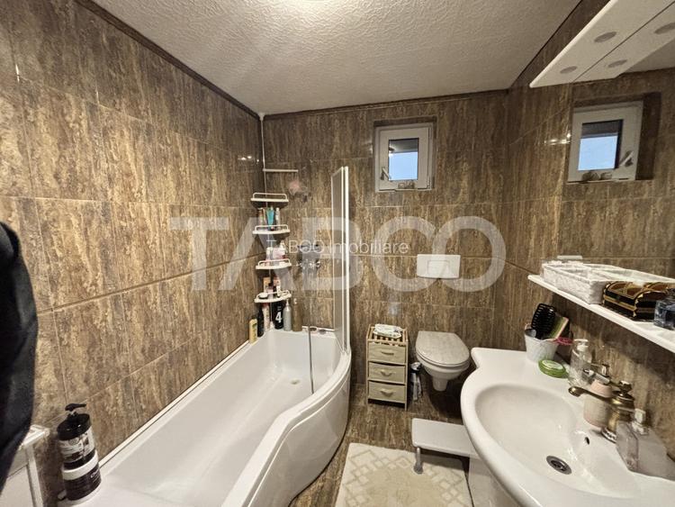 Casa individuala  cu 3 camere de vanzare  500 mp teren Sura Mare - 11