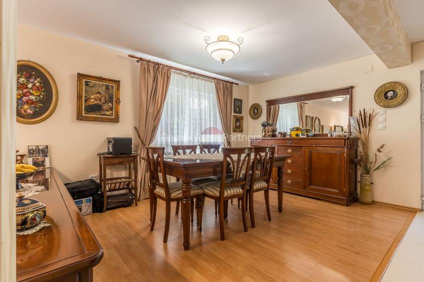 Casă/Vilă cu 5 camere de Vânzare, 870mp Teren, Bucium -3 Sarmale - 5