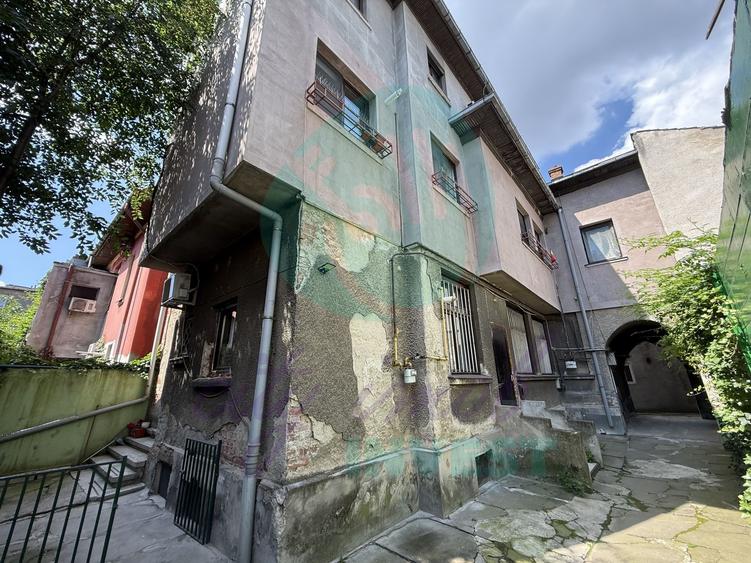 Refugiu urban într-o vilă interbelică