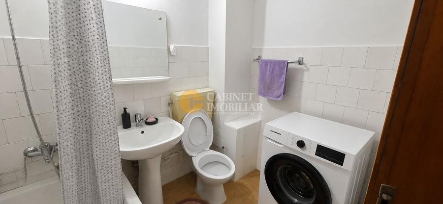 Vând apartament 2 camere decomandat – Zona Hala Centrală