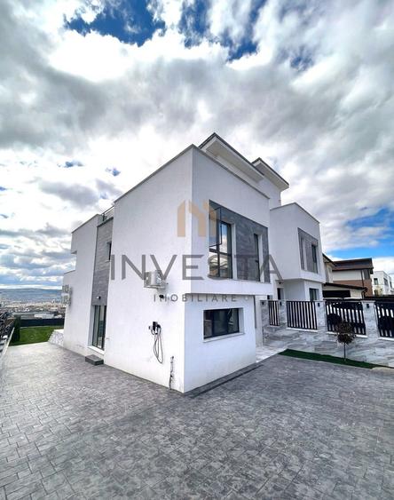 Casa moderna cu priveliste asupra orasului, terasa cu jacuzzi, Iris