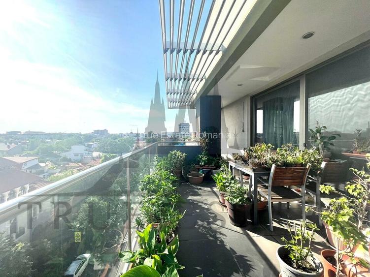 Penthouse unic- British School si UNATC- vedere panoramica spre zona de case - 8