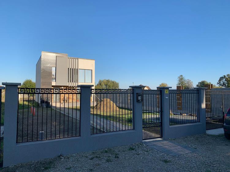 Casa premium intrare Sanpetru cartier de vile